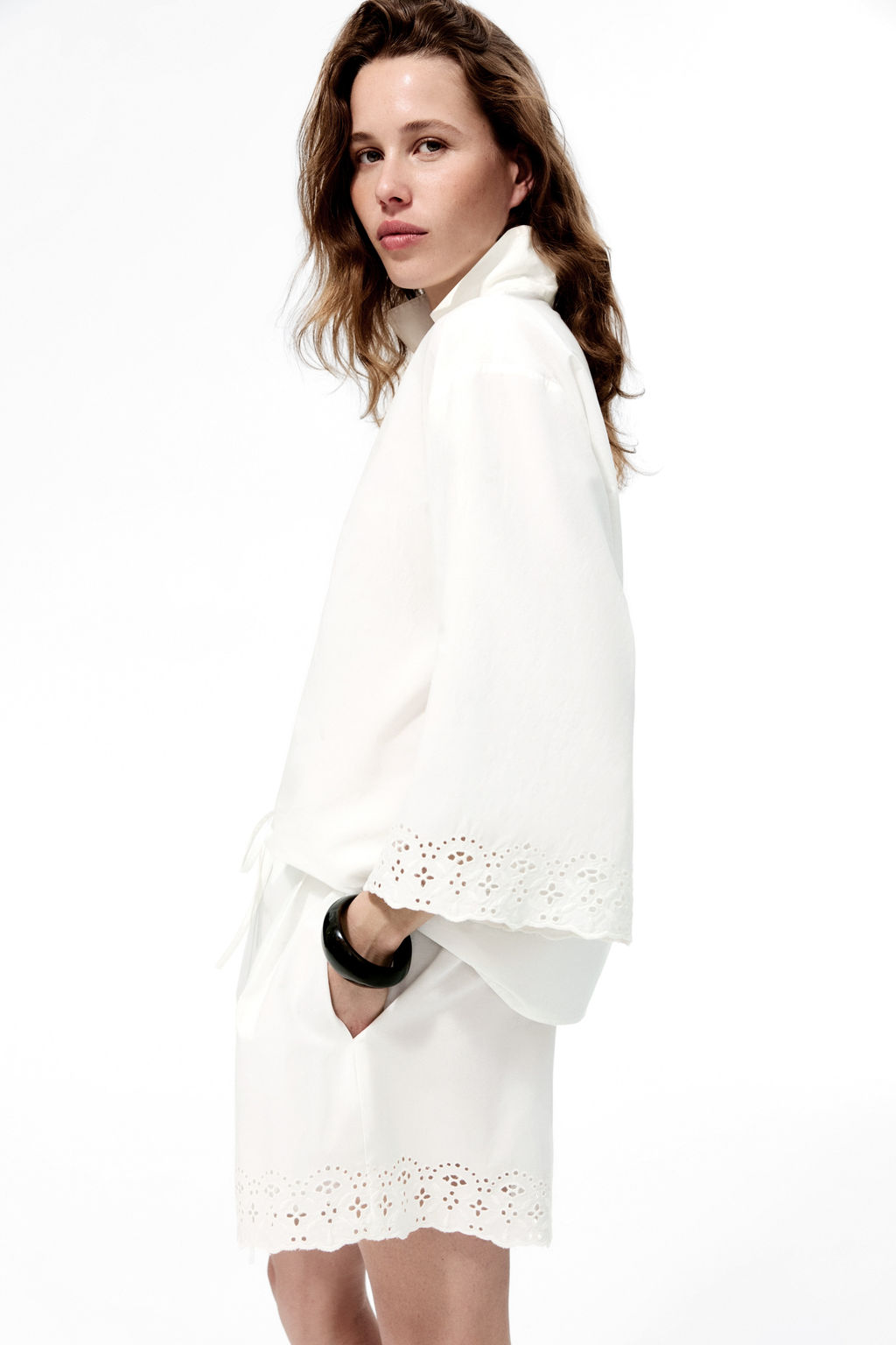 Pantal?n corto de algod?n con bordado ingl?s - H&m фото 4