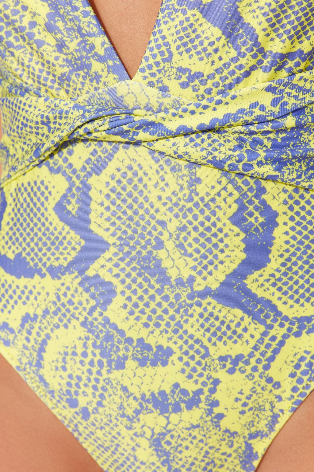 Hayvan Desenli Derin Dekolteli Normal Paca Mayo TBESS23MA00369