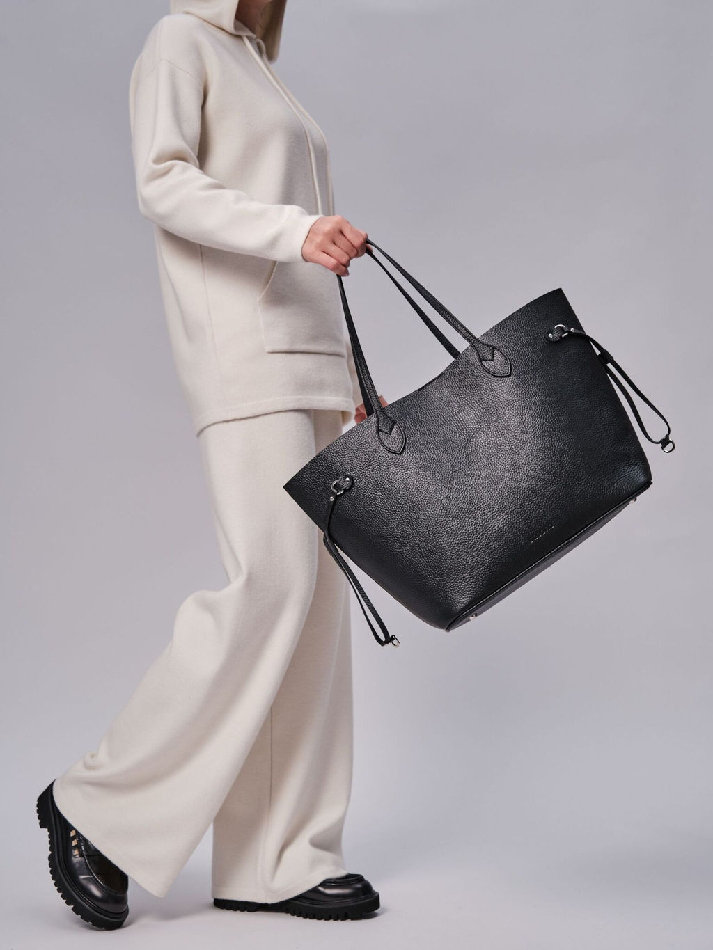 Сумка кожаная шоппер Deboro 30890 черная