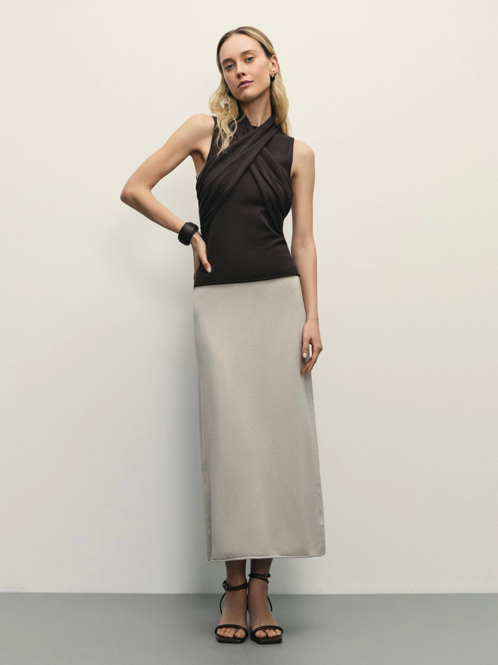 Топ из вискозы с драпировкой / Zarina  фото 2