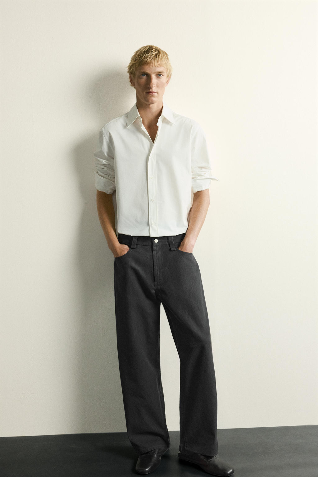 JEANS STRAIGHT RELAXED FIT / Negro - Zara фото 5