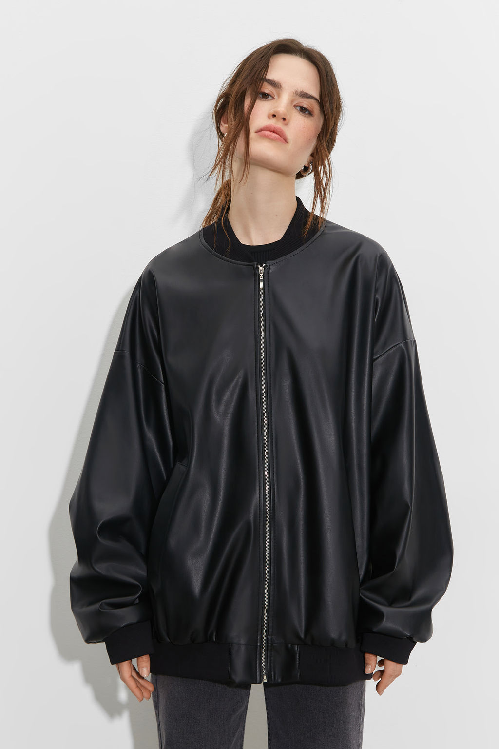 Бомбер из гладкой экокожи - Mollis фото 6