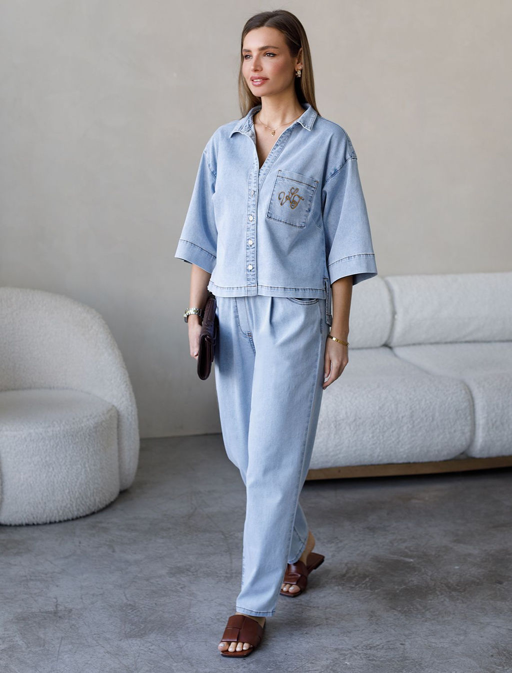 Укороченная рубашка с карманом из облегченного денима