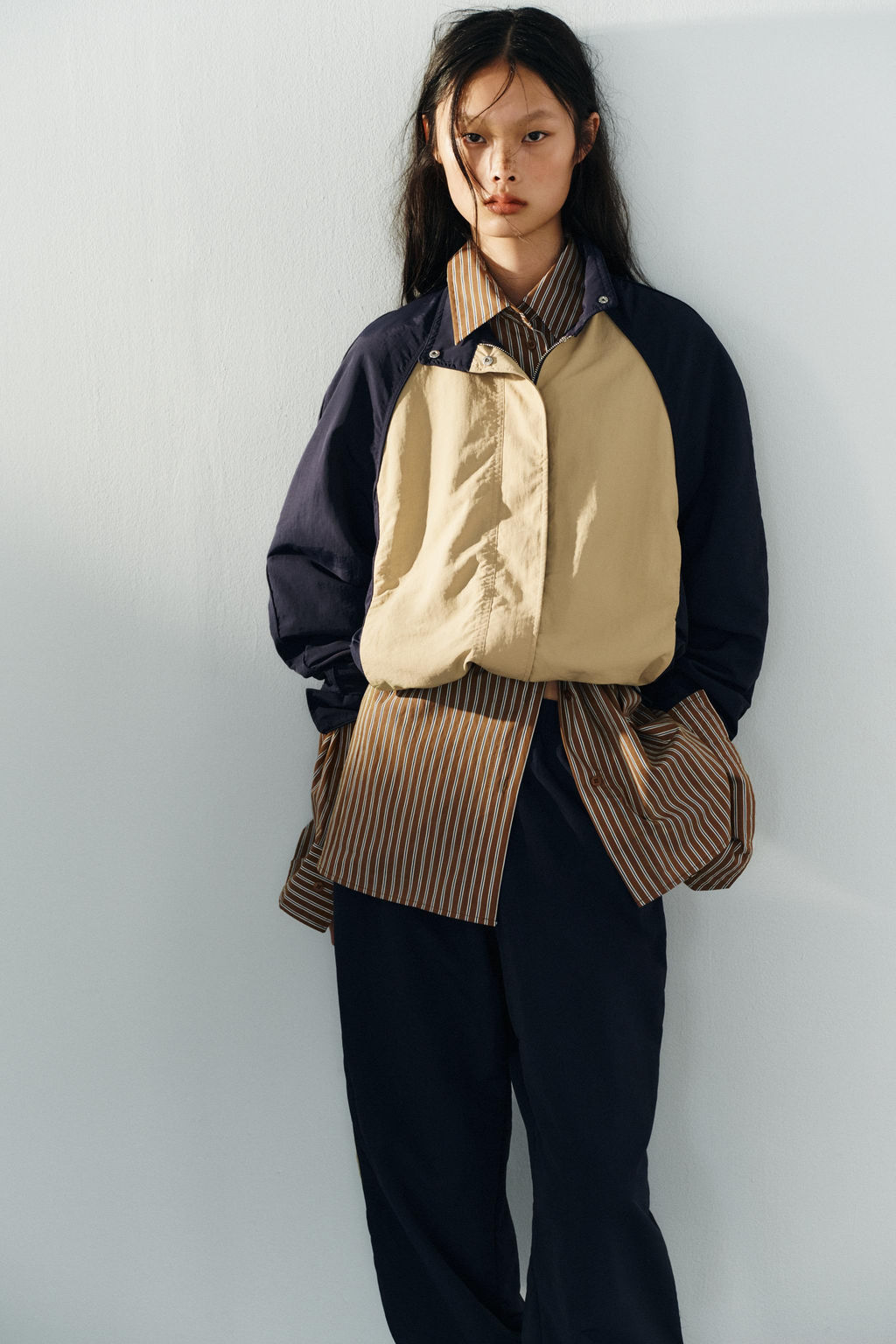 CAZADORA COMBINADA NYLON / Beige / Marino - Zara фото 3