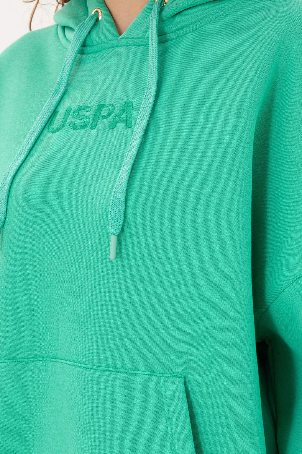 Женская толстовка с капюшоном мятного цвета Неожиданная скидка в корзине