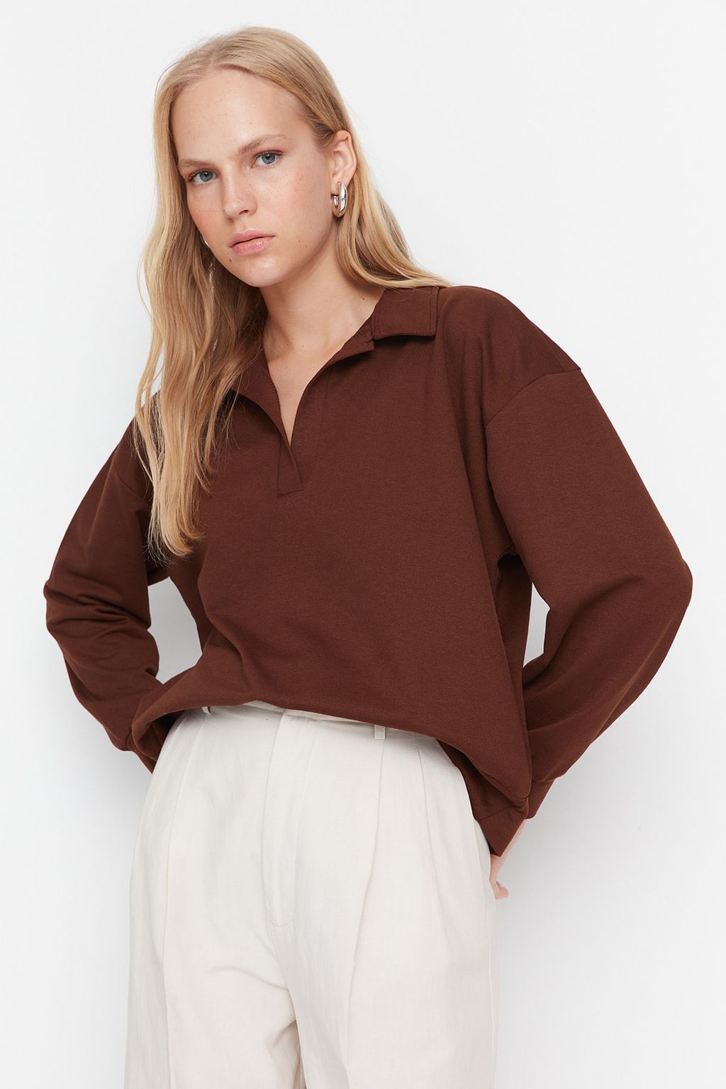 TRENDYOLMILLA Kahverengi Regular/Normal Kal?p Basic Polo Yaka Regular Ince Orme Sweatshirt TWOAW23SW00003  фото 2