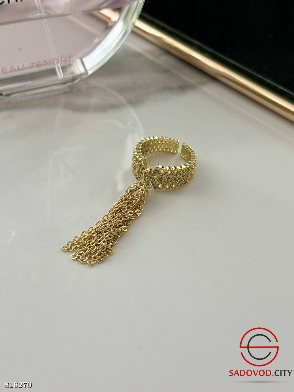 Кольцо с подвесными цепочками