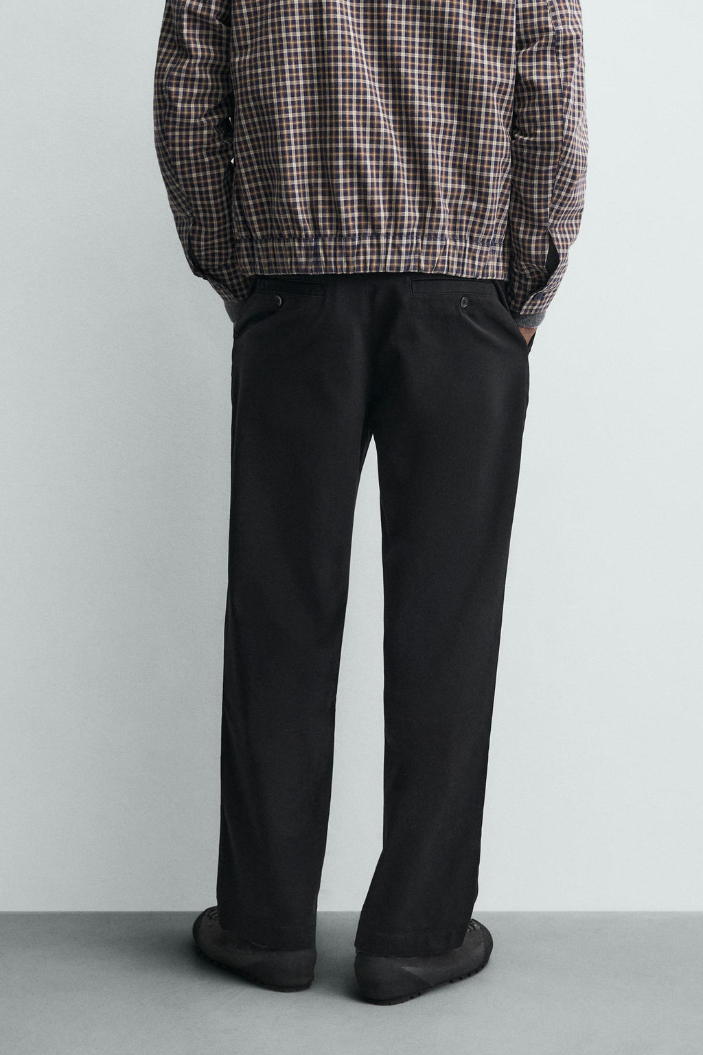 REGULAR FIT CHINO TROUSERS - Zara фото 20