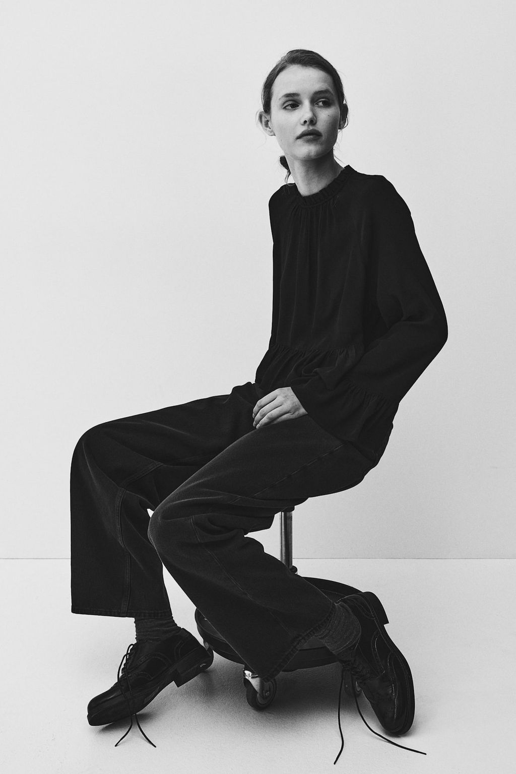 Blusa con peplo y volantes - H&m фото 3