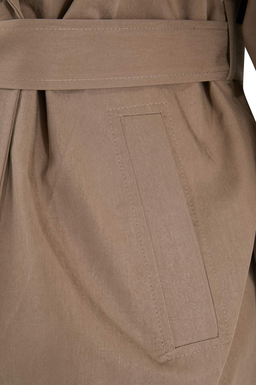 Vizon Yumusak Tuseli Kemerli Oversize Kruvaze Kapama Midi Trenckot TWOSS26TR00007 - Trendyolmilla фото 14