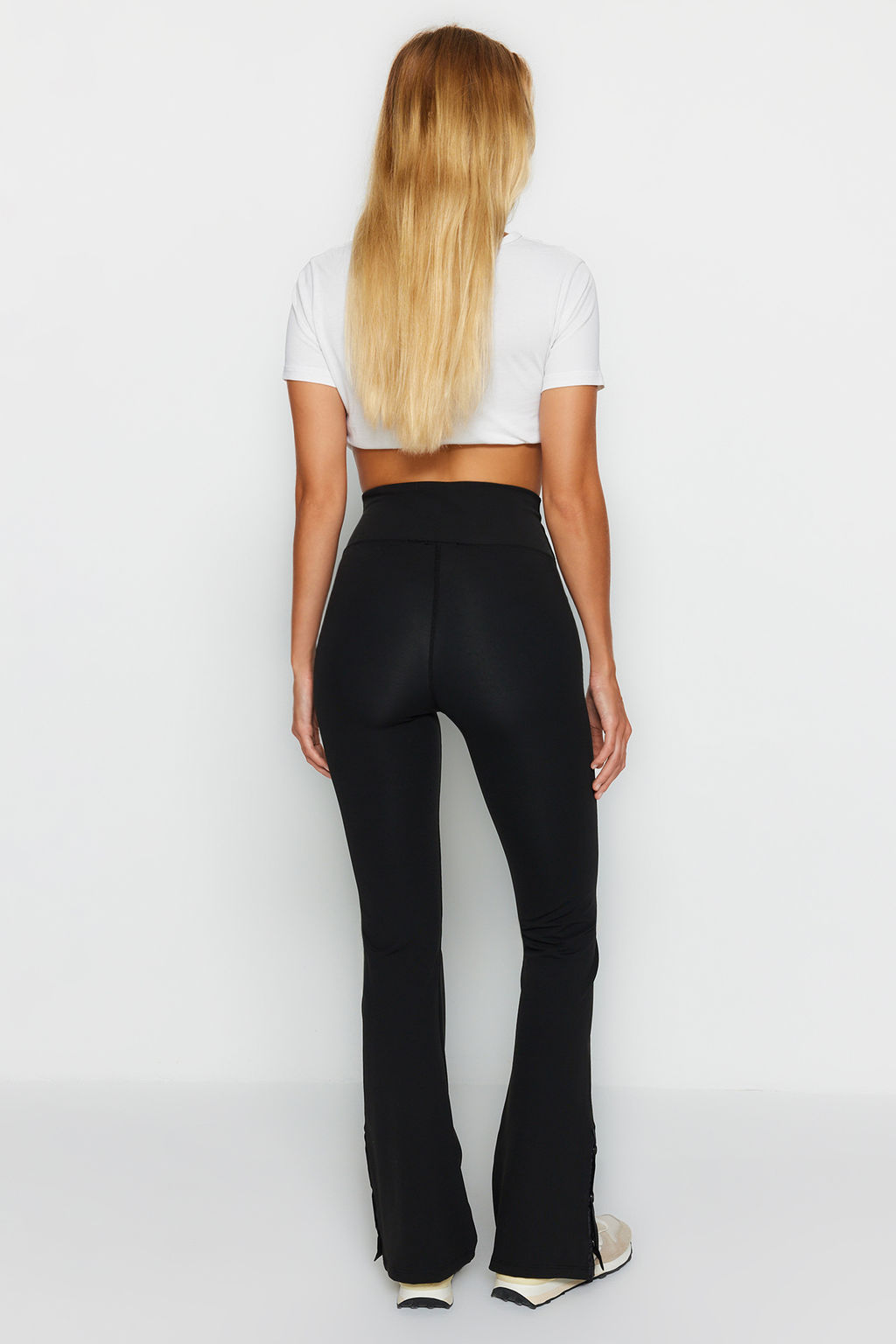 TRENDYOLMILLA Siyah Toparlay?c? Paca C?tc?t Detayl? Ispanyol Paca Yoga Orme Spor Tayt THMAW24TY00015 фото 16