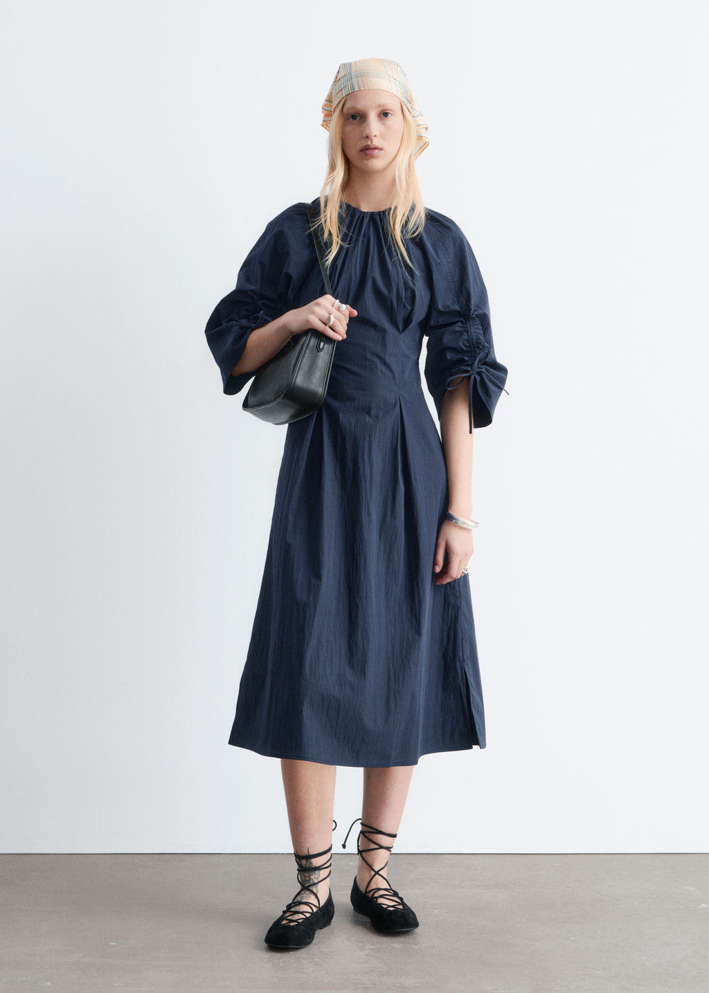 Vestido midi escultural con cordones de ajuste - H&m фото 3