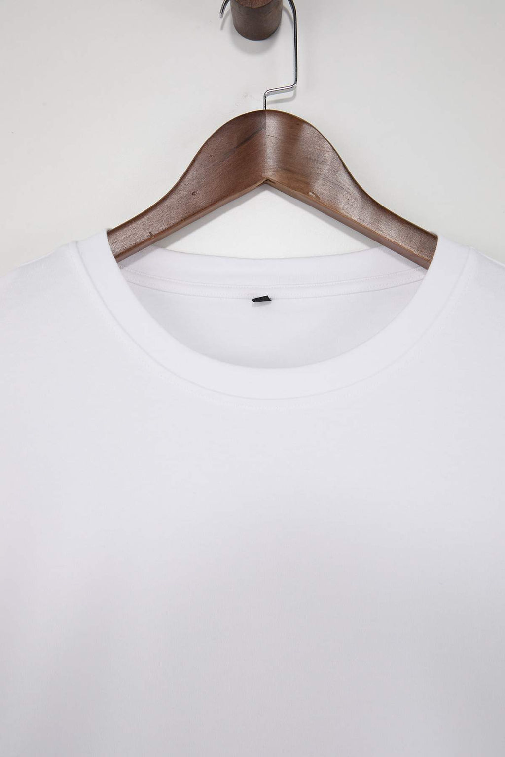 Beyaz Wardrobe Essentials Yumusak Tuse Dusuk Omuz Regular Fit Basic T-Shirt TMNSS26TS00010