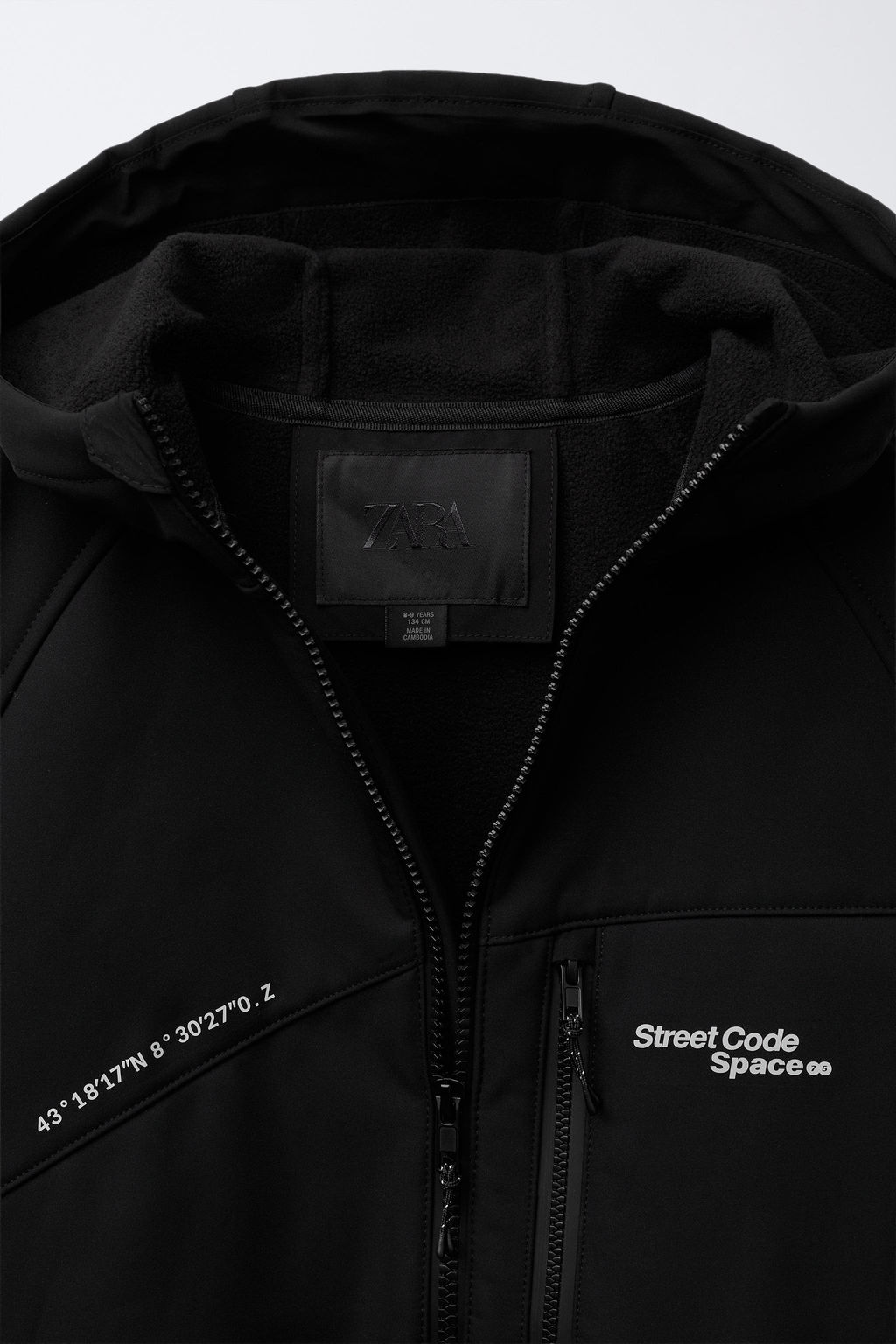 CAZADORA T?CNICA CAPUCHA WATER REPELLENT / Negro - Zara фото 6