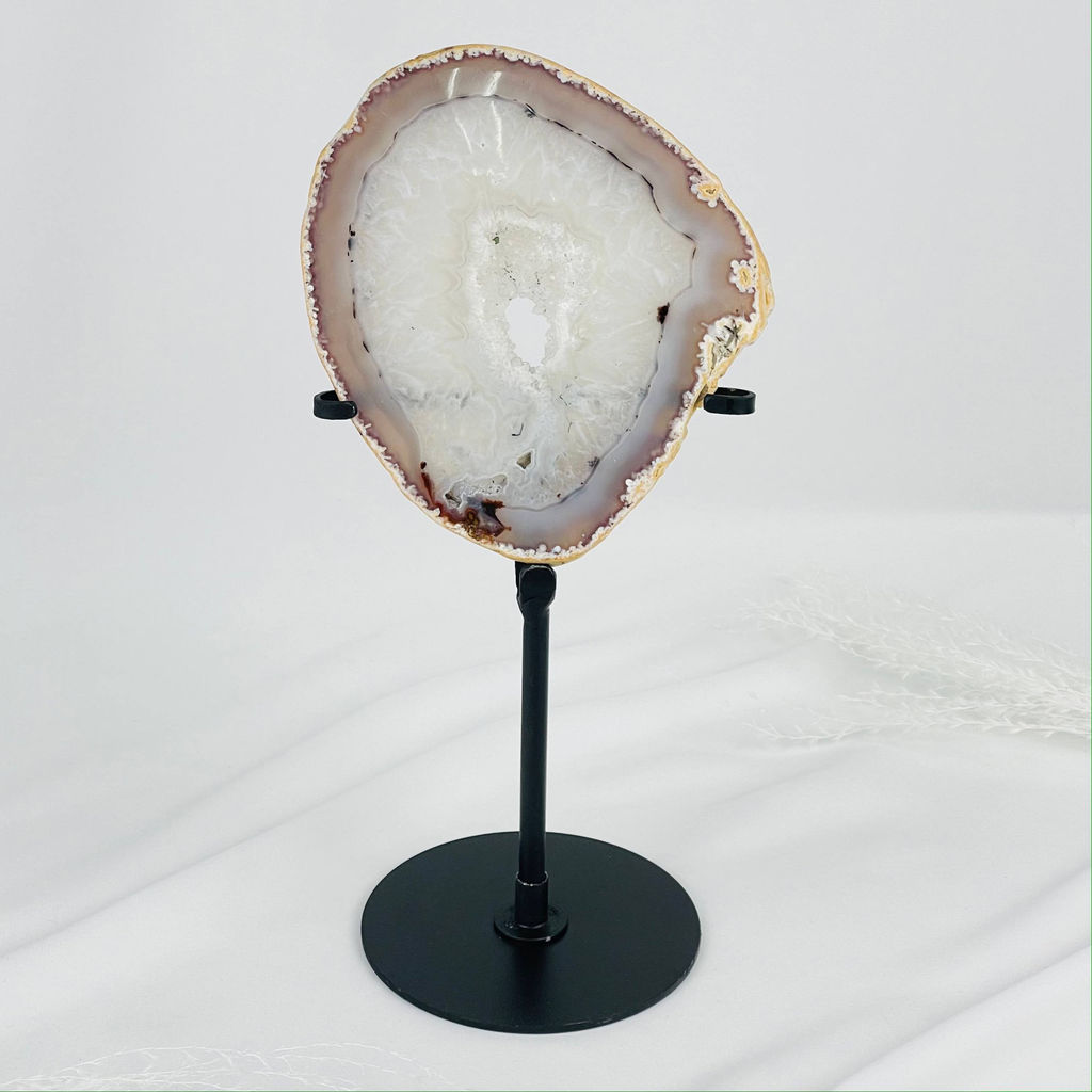 Срез Агата на подставке