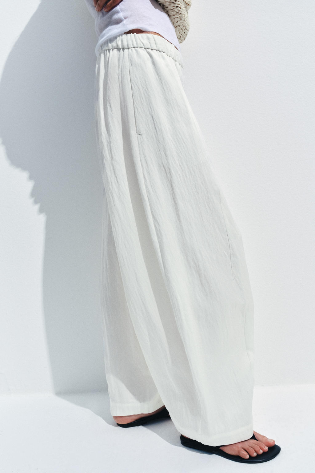PANTAL?N BARREL FLUIDO ZW COLLECTION / Blanco roto - Zara фото 11