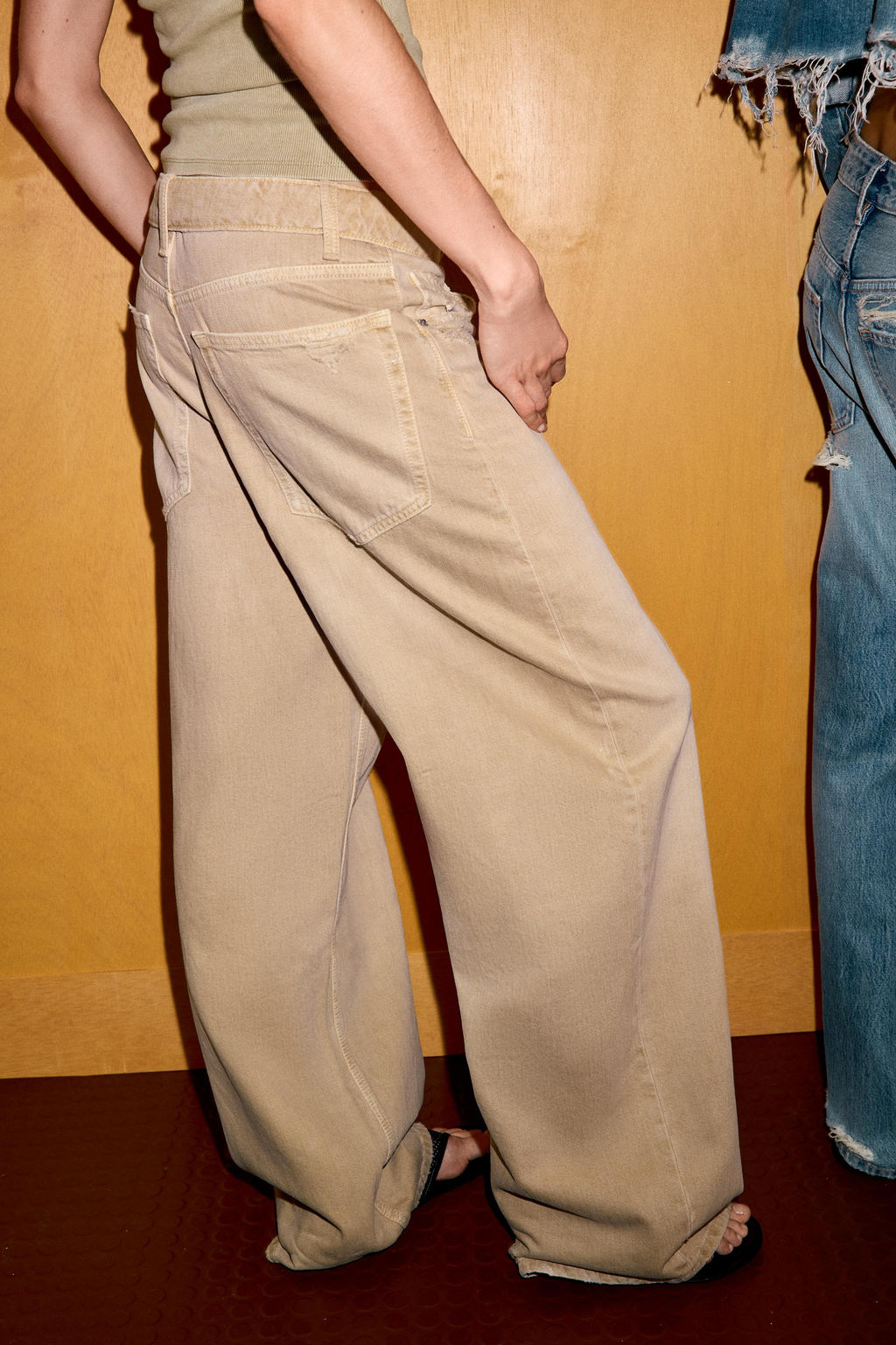 JEANS CINTURA DOBLADA TRF TIRO MEDIO / Tostado - Zara фото 12