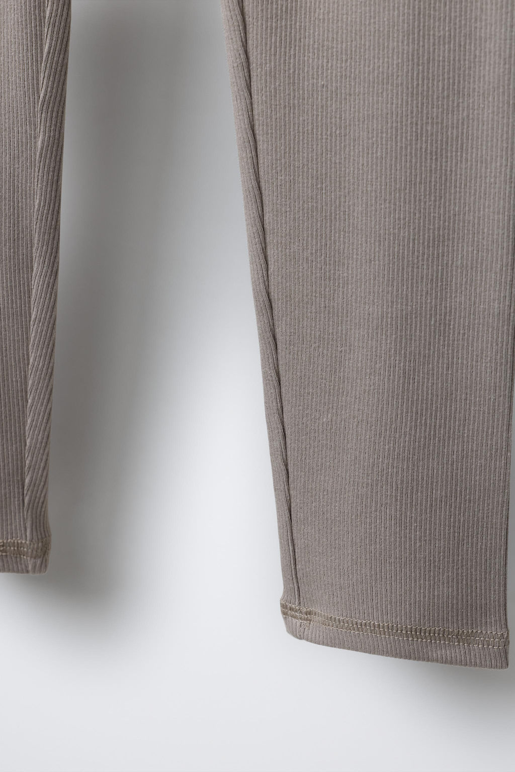 LEGGING RIB CON MODAL ETIQUETA / Gris topo