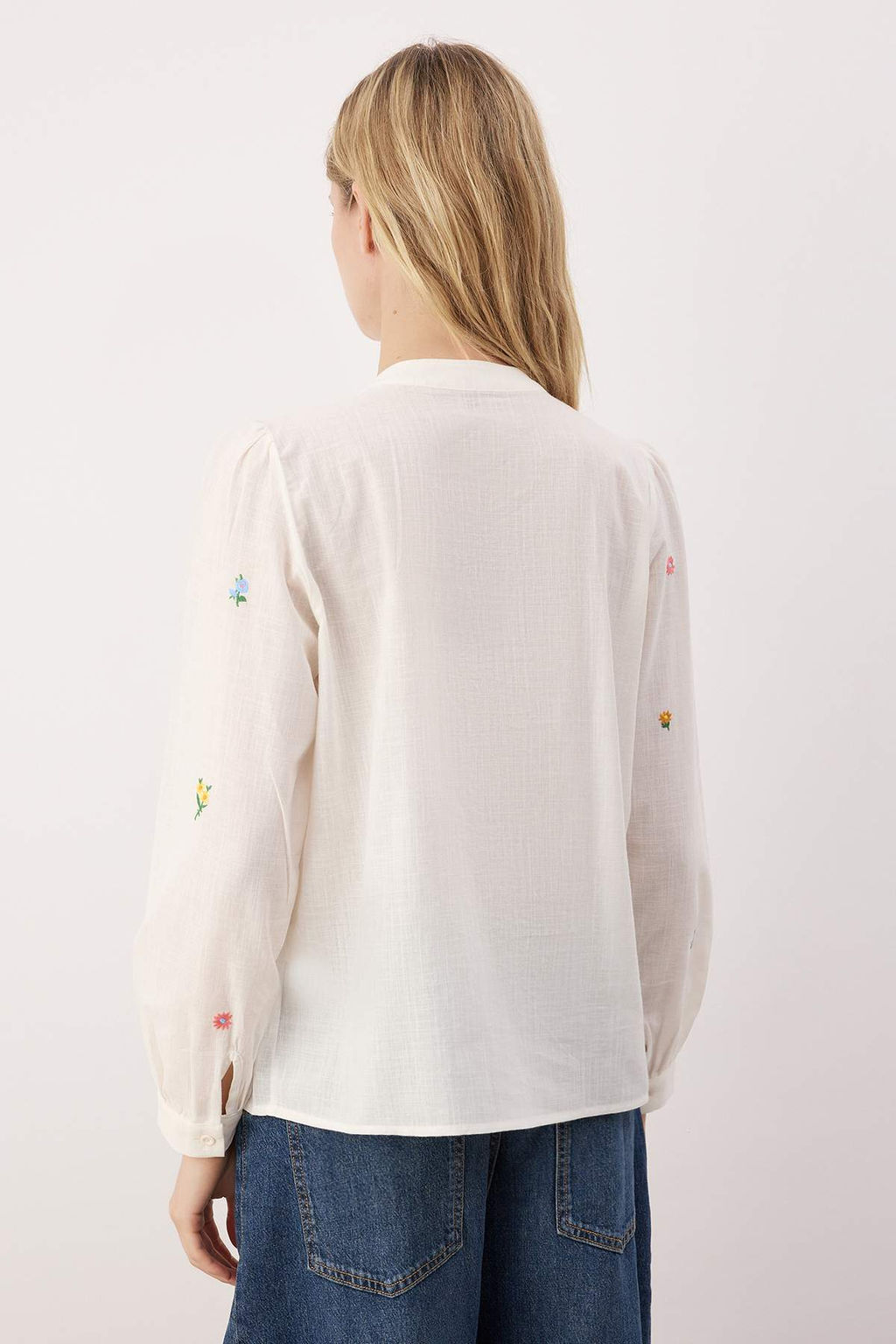 Ekru Cicek Nak?sl? Oversize Dokuma Gomlek TWOSS23GO00152