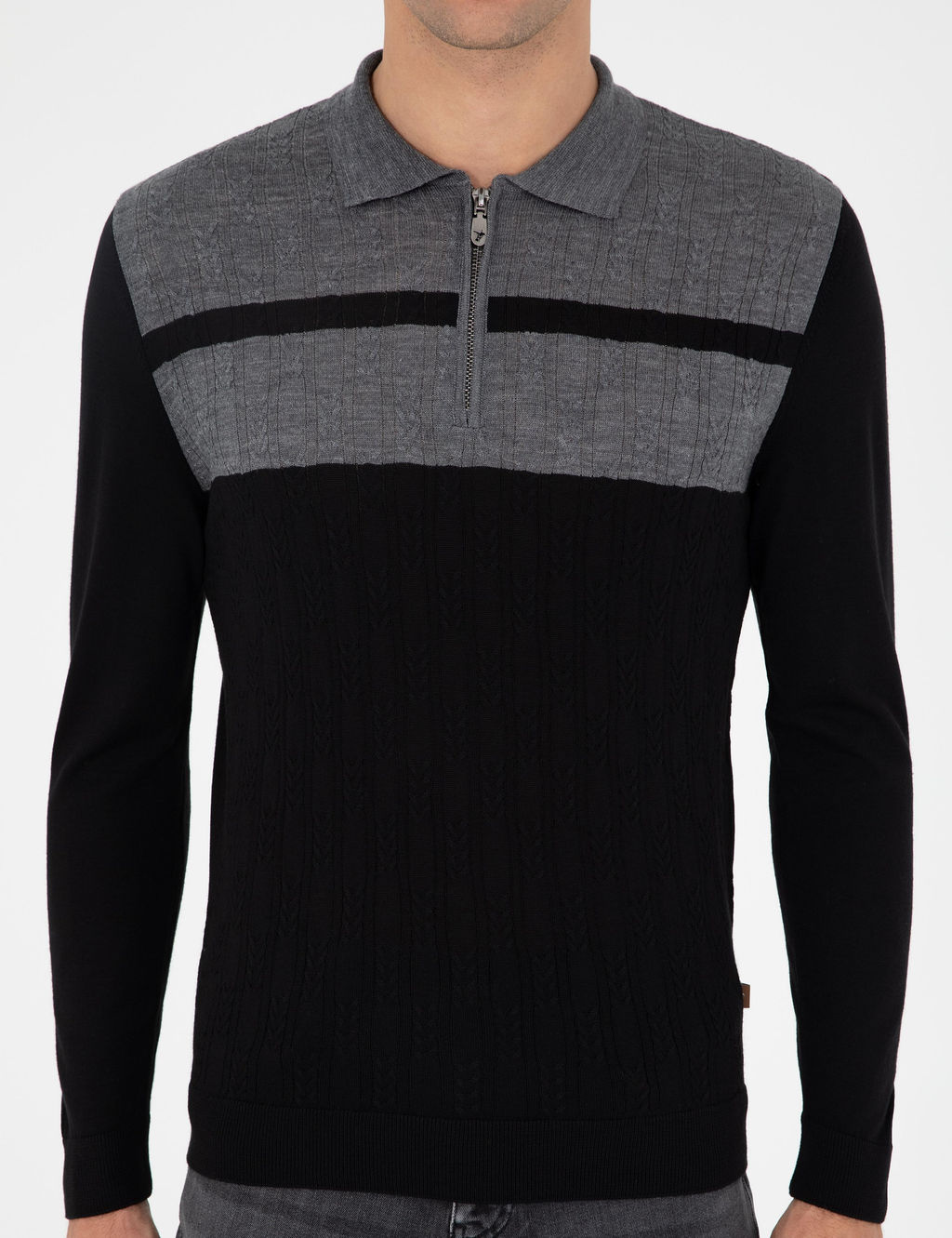 Черный трикотажный свитер приталенного кроя с воротником-поло и молнией - Cacharel фото 6