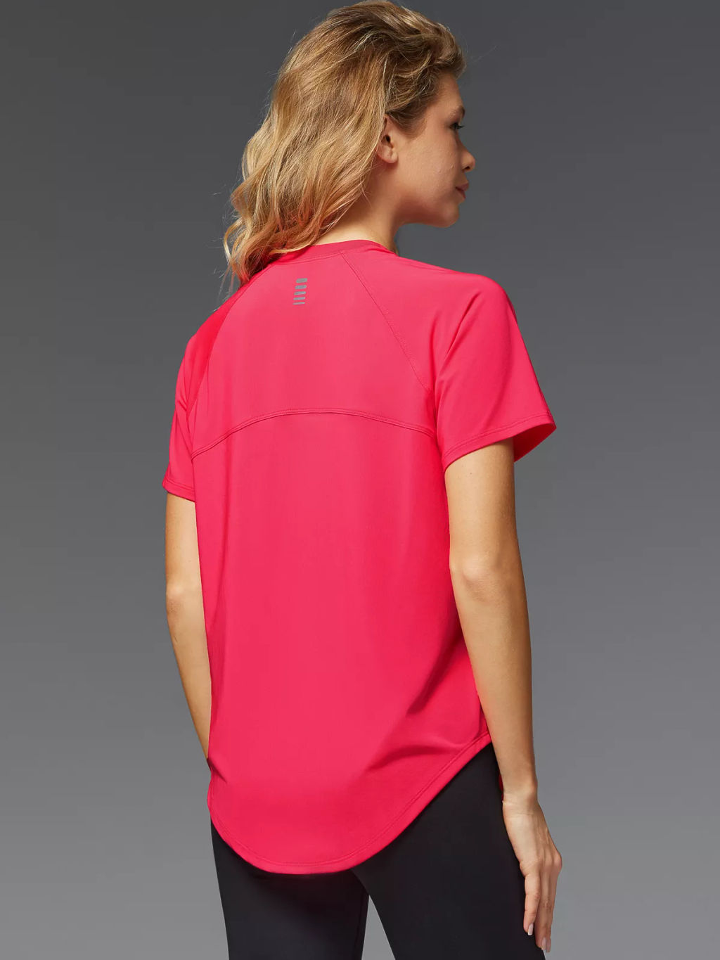 Спортивная футболка свободного кроя