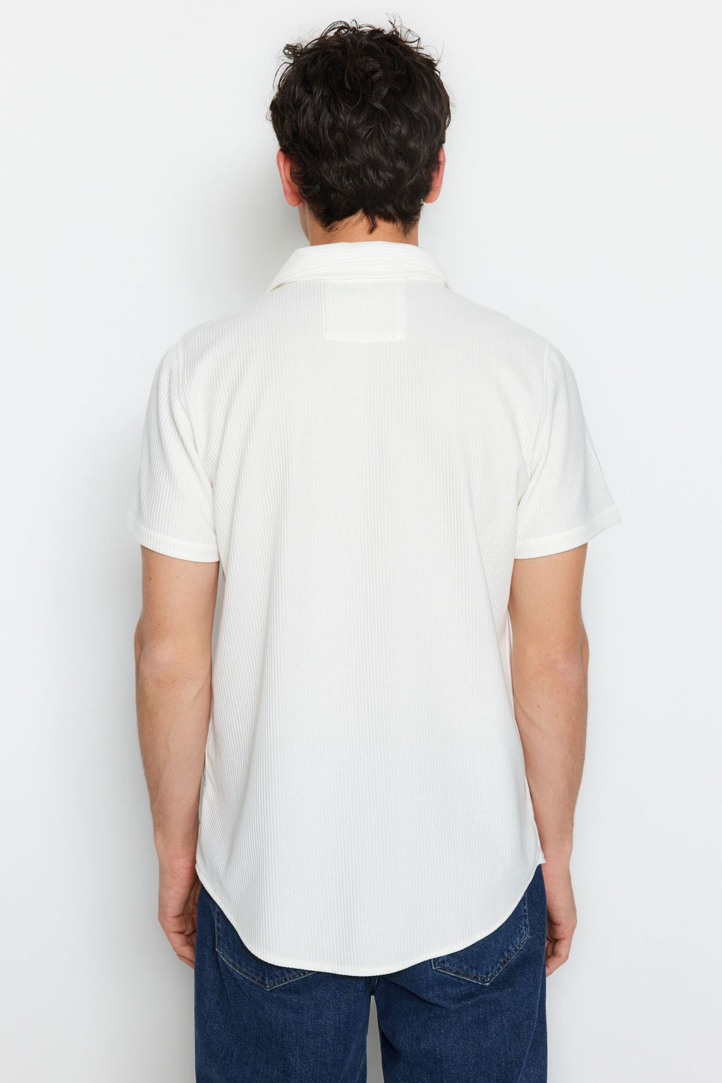 Beyaz Regular Fit Apas Yaka Yazl?k Gomlek TMNSS23GO00105