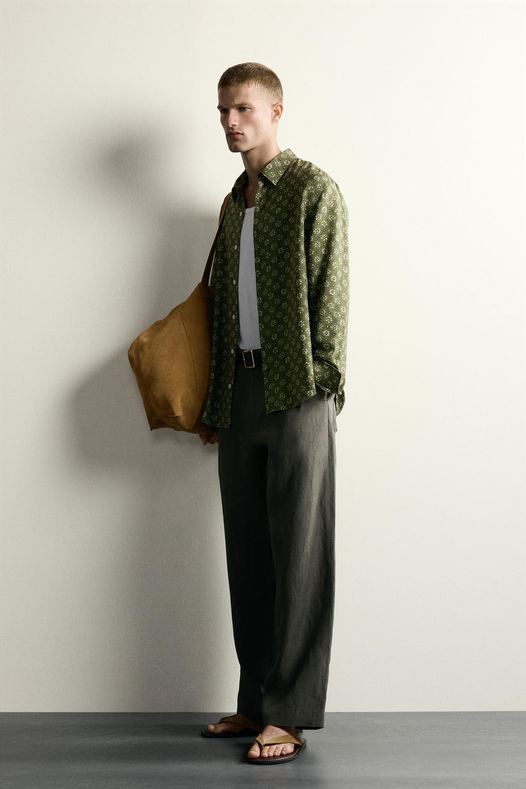 CAMISA FLUIDA ESTAMPADO FLORAL / Verde medio - Zara фото 4