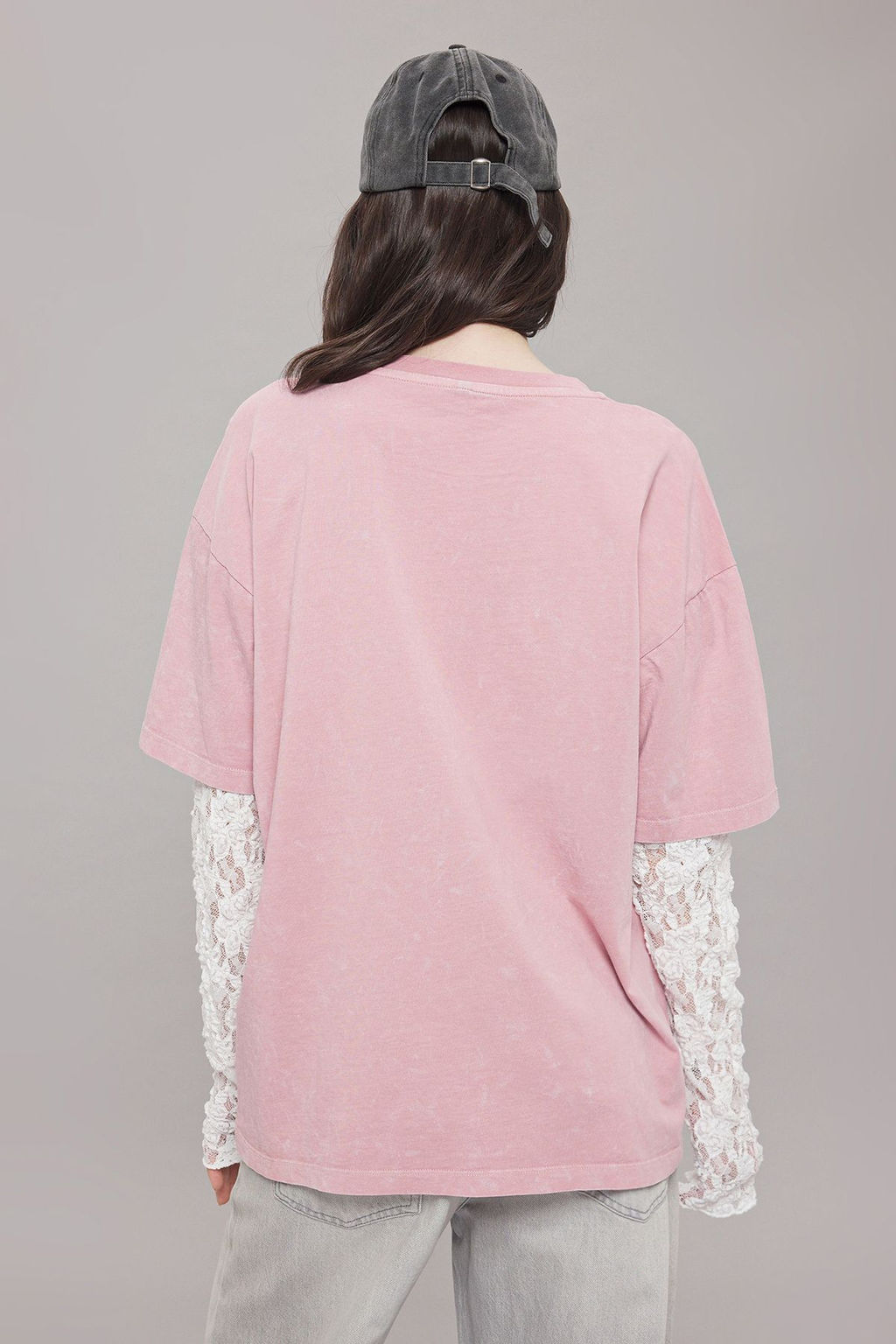 TRENDYOLMILLA Pembe Y?kamal? Dantel Detayl? Oversize/Genis Kal?p Orme T-Shirt TWOAW25TS00022  фото 4