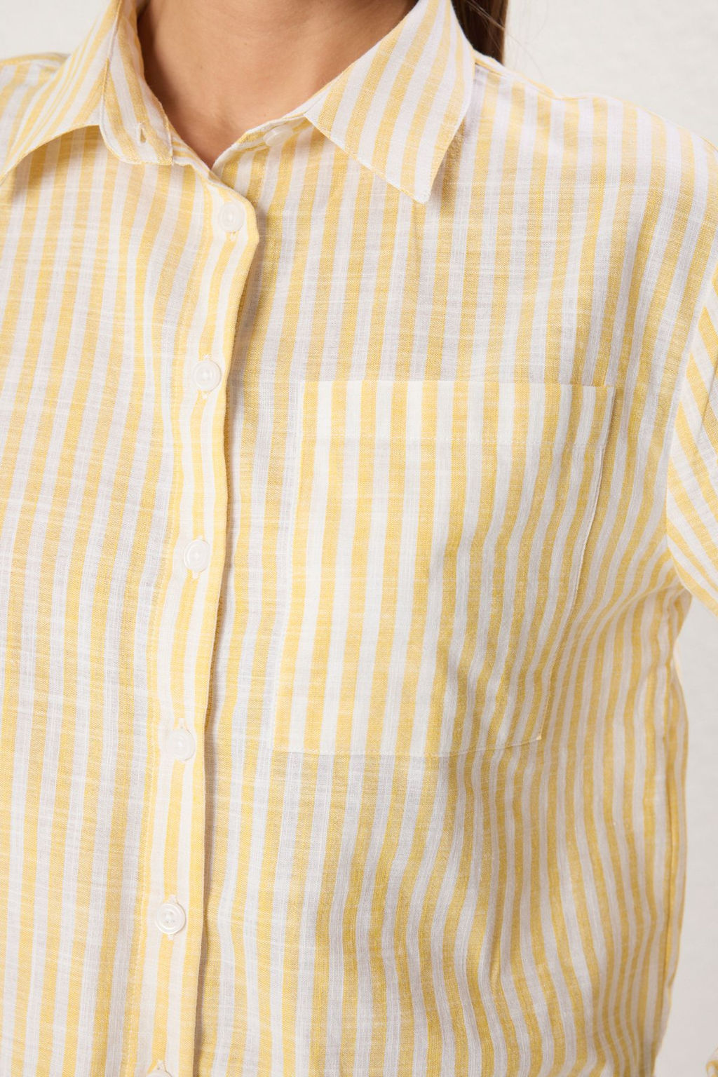 TRENDYOLMILLA Sar? Cizgili Crop Regular Boxy Kal?p Dokuma Gomlek TWOSS25GO00106  фото 6