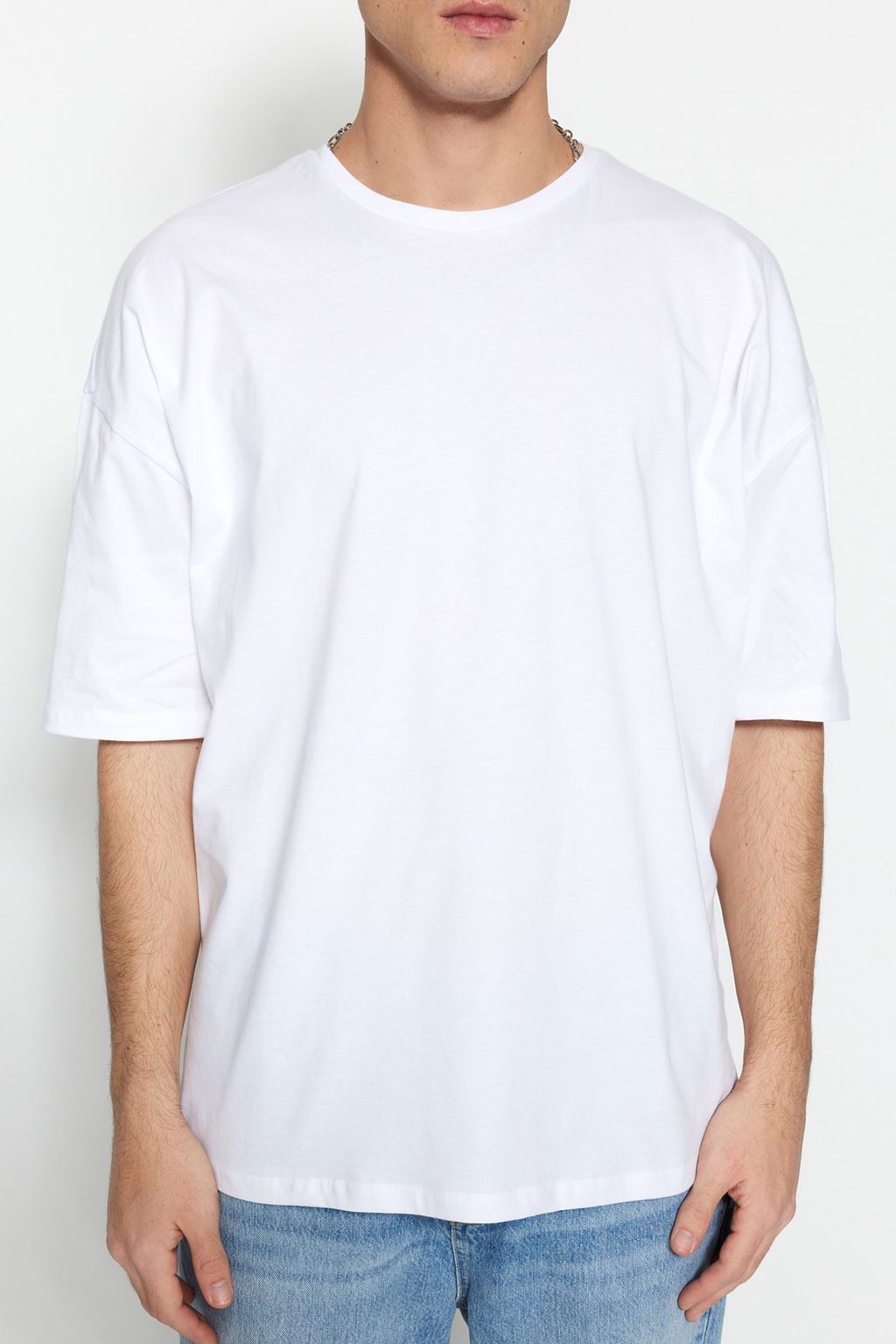 Beyaz Oversize/Genis Kesim %100 Pamuklu K?sa Kollu Basic T-Shirt TMNSS22TS0318