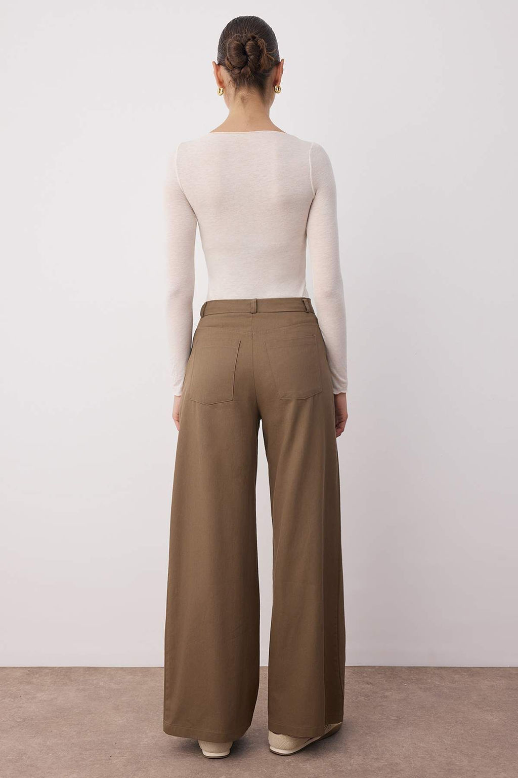 Kahverengi Ince Dokumlu Yumusak Tuseli %100 Pamuk Wide Leg/Genis Paca Pantolon TWOAW26PL00010 - Trendyolmilla фото 4