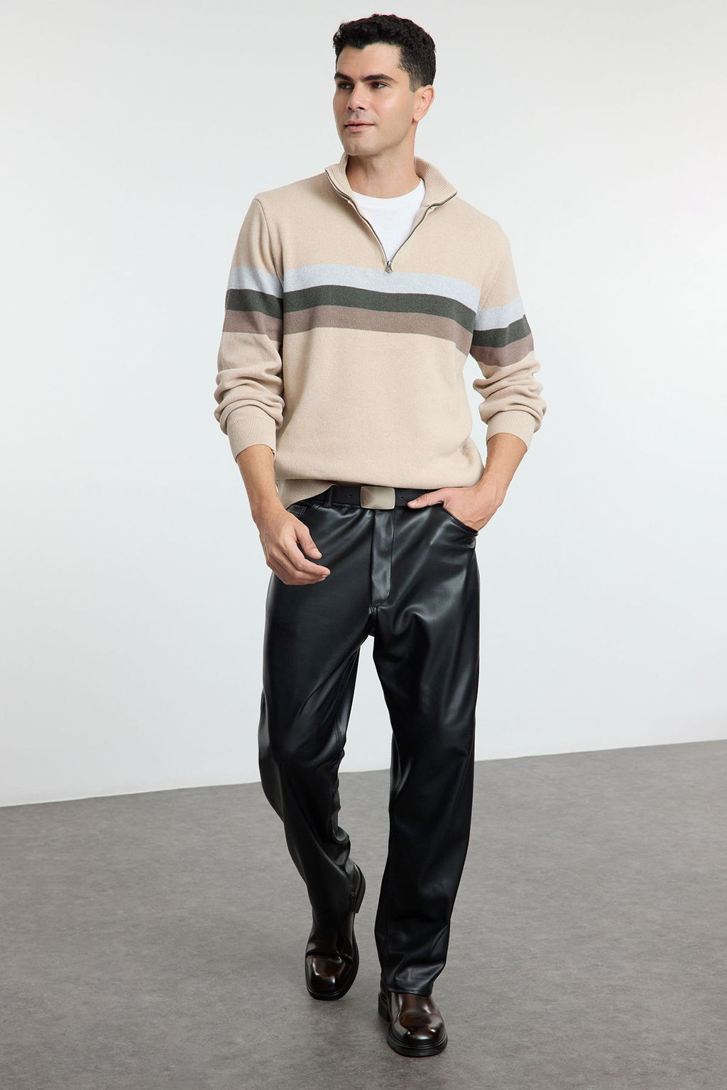 Bej Regular Pamuklu Yar?m Bal?kc? Yaka Renk Bloklu Triko Kazak TMNAW25KZ00013 - Trendyolmilla фото 2