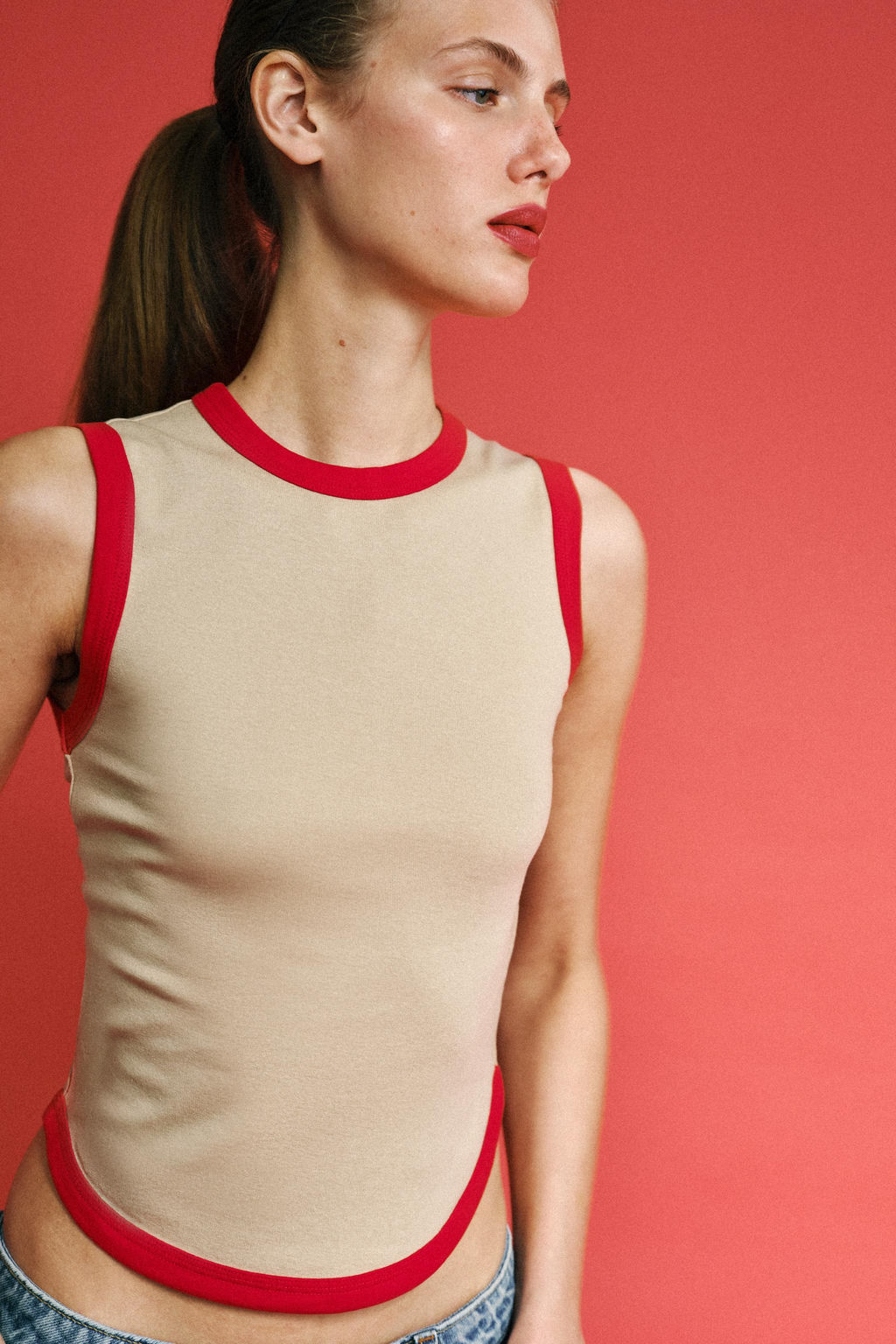 CAMISETA VIVOS CONTRASTE / Beige - Zara фото 2