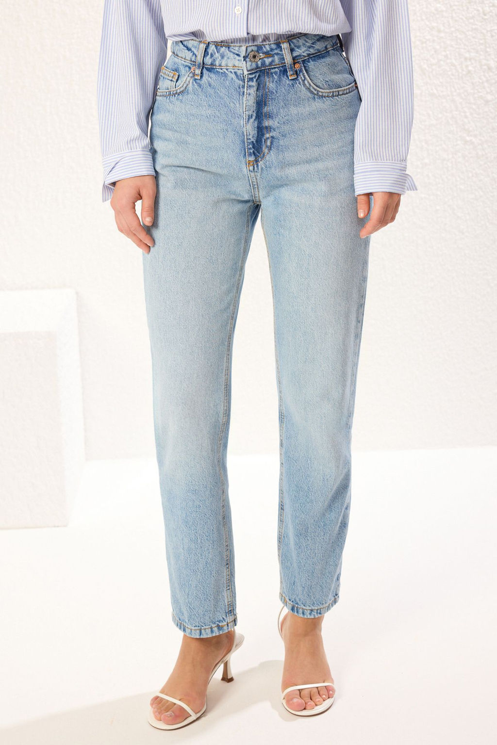 Mavi*001 Yuksek Bel Duz Kesim Straight Jeans TWOSS23JE00089