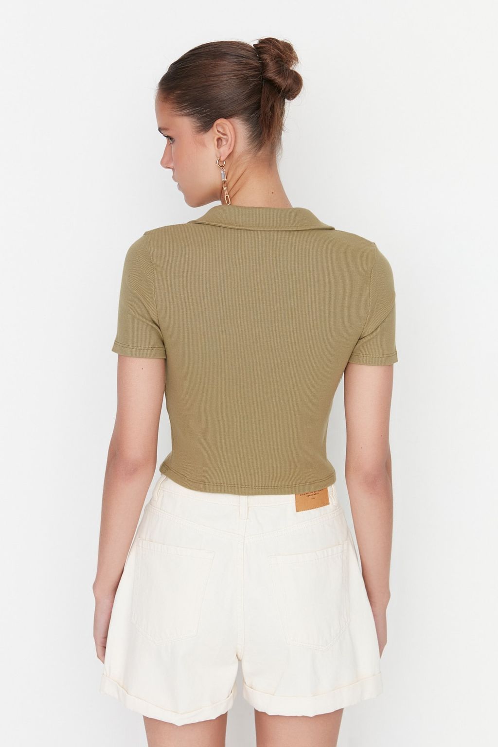 Trendyolmilla Siyah Fitted/Vucuda Oturan Crop Polo Yaka Fitilli Esnek Orme Bluz TWOSS21BZ0038  фото 31