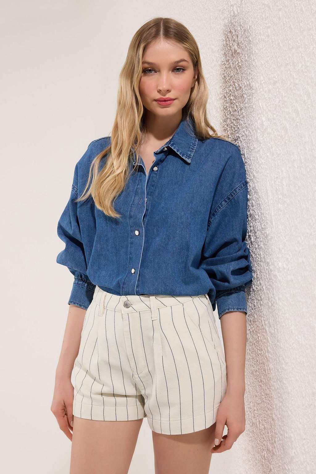 Trendyolmilla Ekru Cizgili Yuksek Bel City Boy Denim Sort TWOSS25SR00216 фото 2