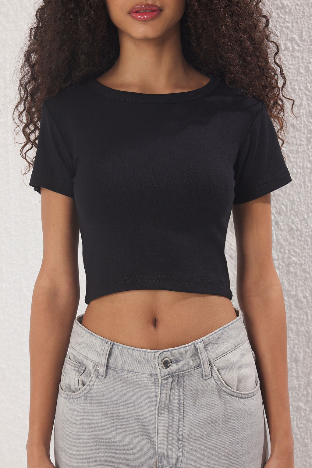 Siyah-Siyah Crop 2li Paket Slim/Vucuda Oturan Orme Bluz TWOSS23BZ00108