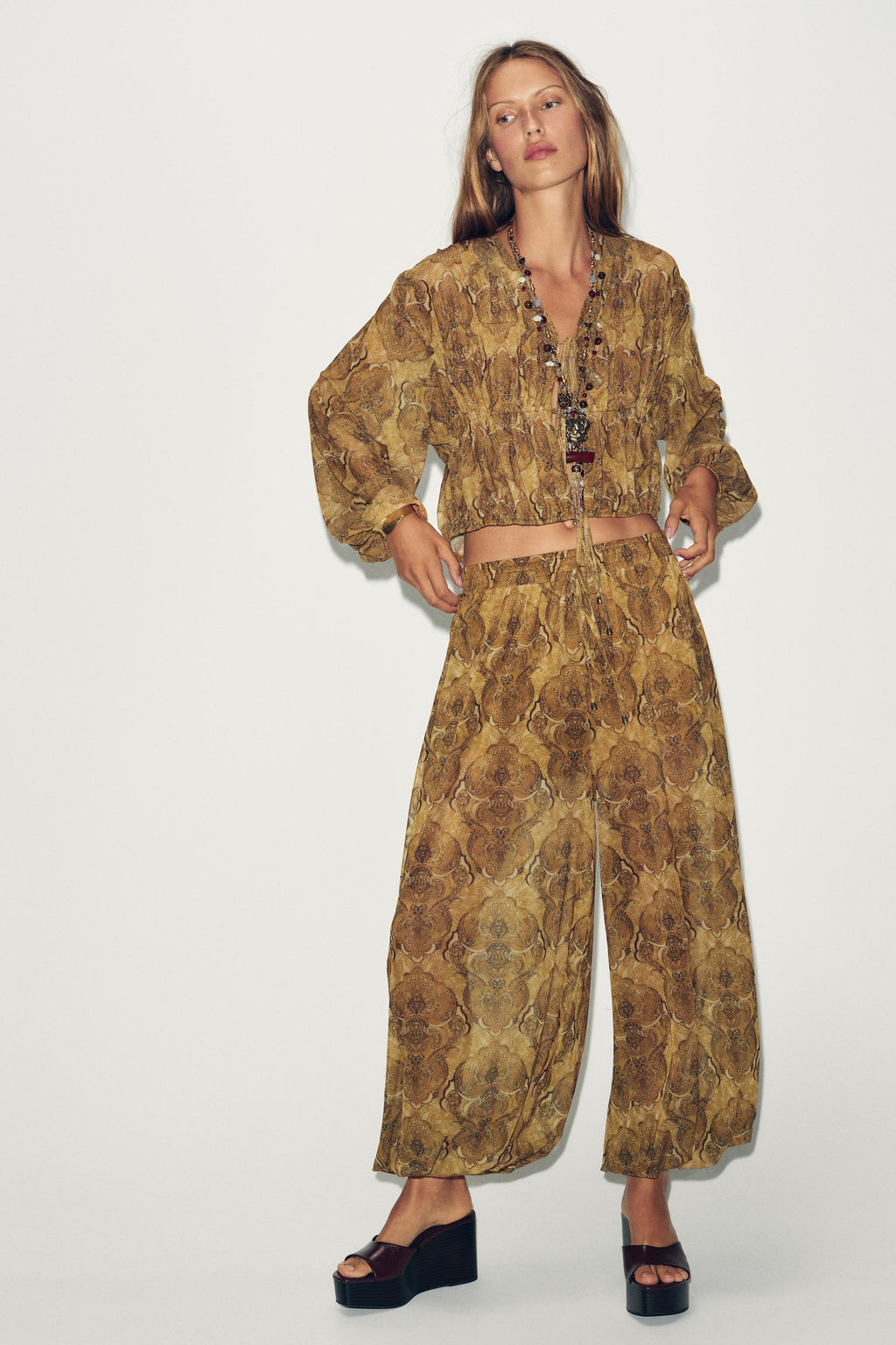 PRINTED TOP WITH TIES - Zara фото 10