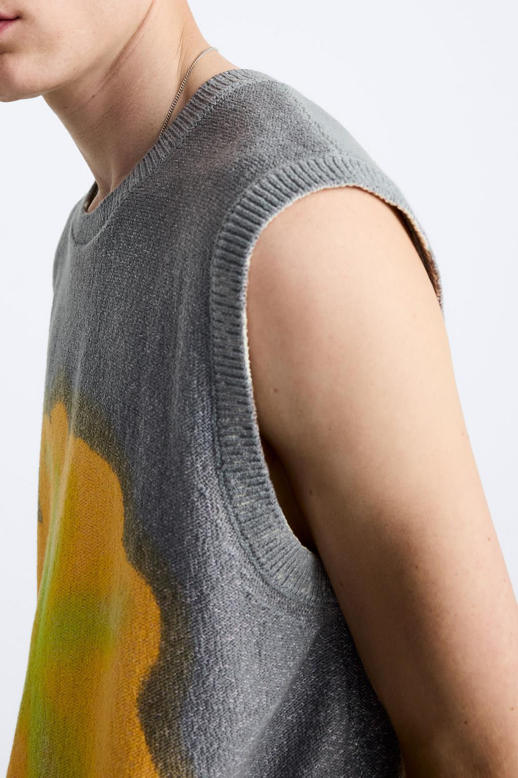 SPRAY PRINT KNIT VEST - Zara фото 6