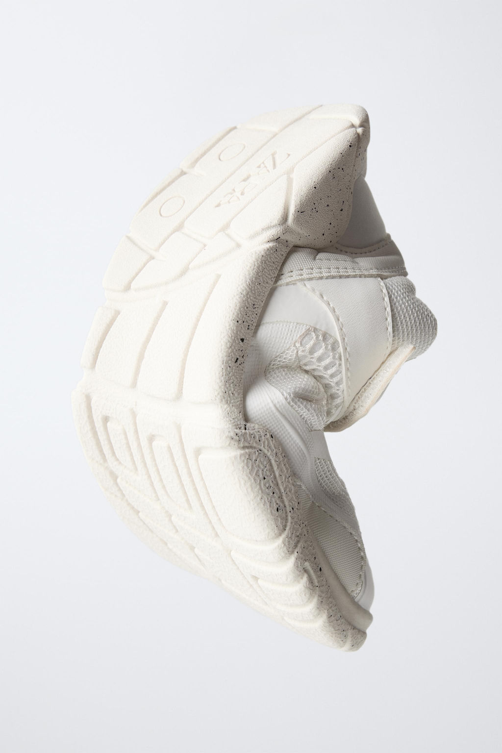 BAREFOOT TRAINERS - Zara фото 3