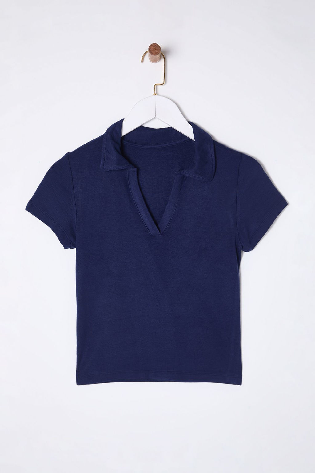 Trendyolmilla Siyah Duz Fitted/Vucuda Oturan Polo Yaka Orme Bluz TWOSS25BZ00003