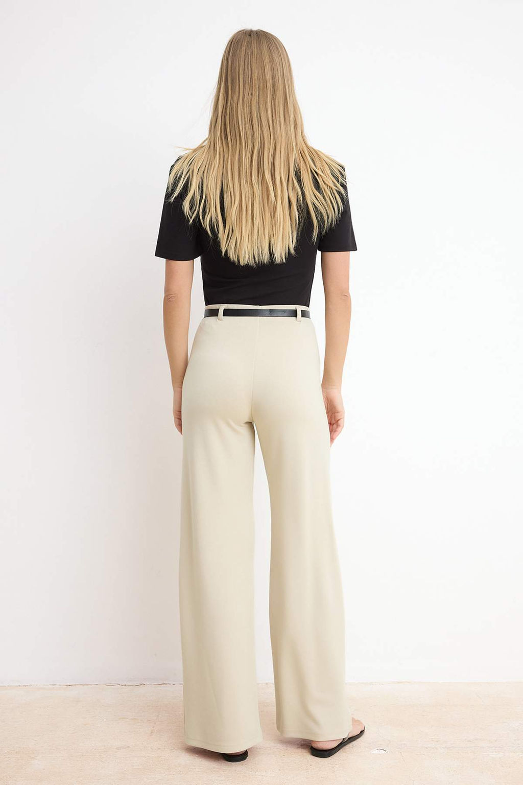 Siyah Wide Leg/Genis Paca Kemerli Normal Bel Uzun Soft Touch Orme Pantolon TWOSS26PL00149 - Trendyolmilla фото 8