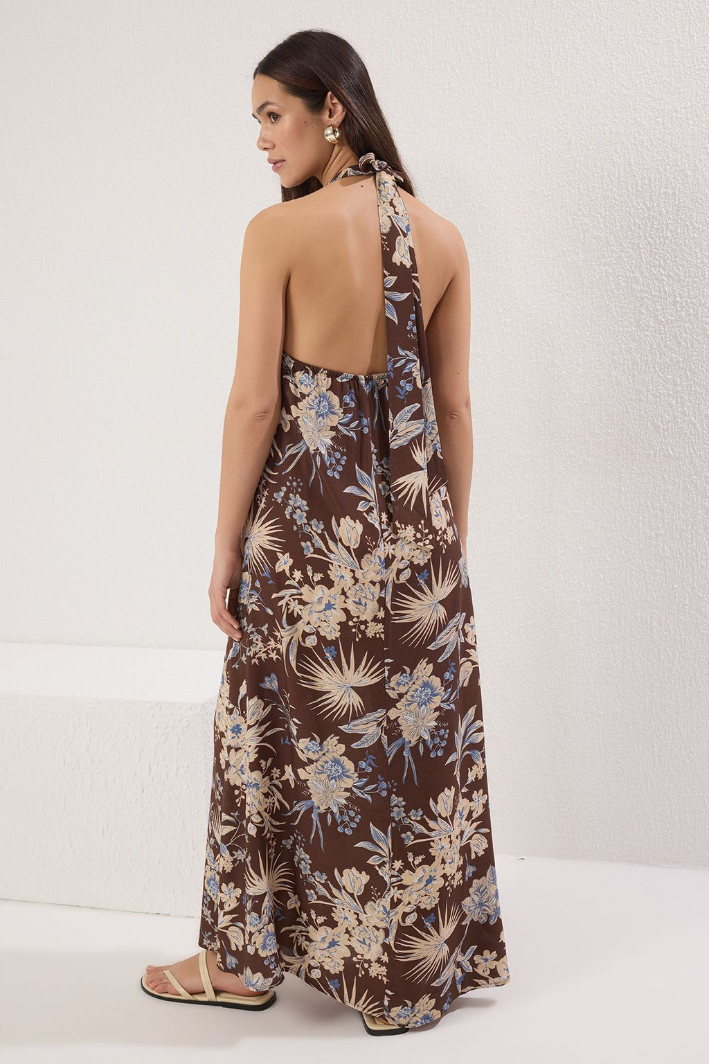 TRENDYOLMILLA Kahverengi Cicekli Duz Kesim Maxi Dokuma Elbise TWOSS25EL00583 фото 5