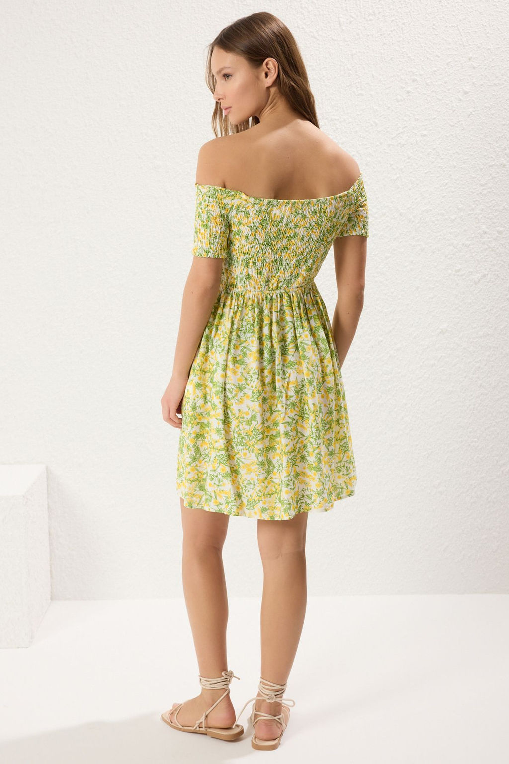 Cok Renkli Cicekli Etegi Belden Ac?lan Gipeli Mini Dokuma Elbise TWOSS25EL00301