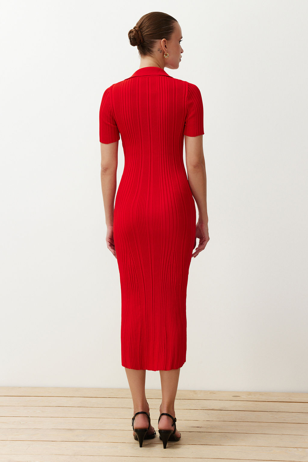 TRENDYOLMILLA Lacivert Maxi Triko Polo Yaka Elbise TWOSS24EL00282 фото 16