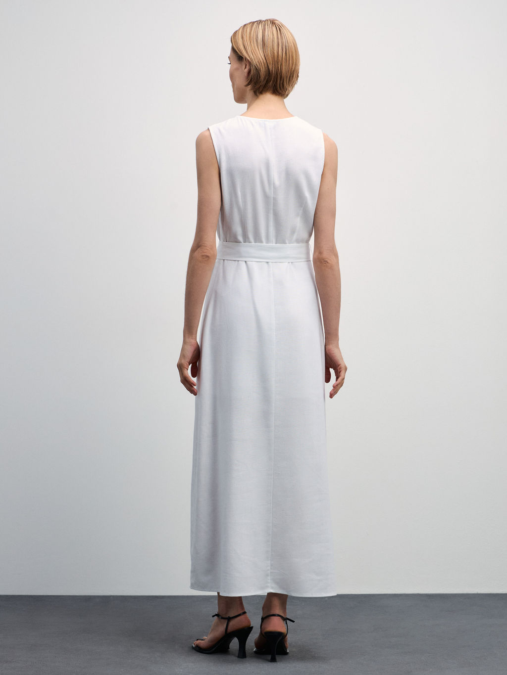 Платье миди изо льна с поясом / Zarina фото 3