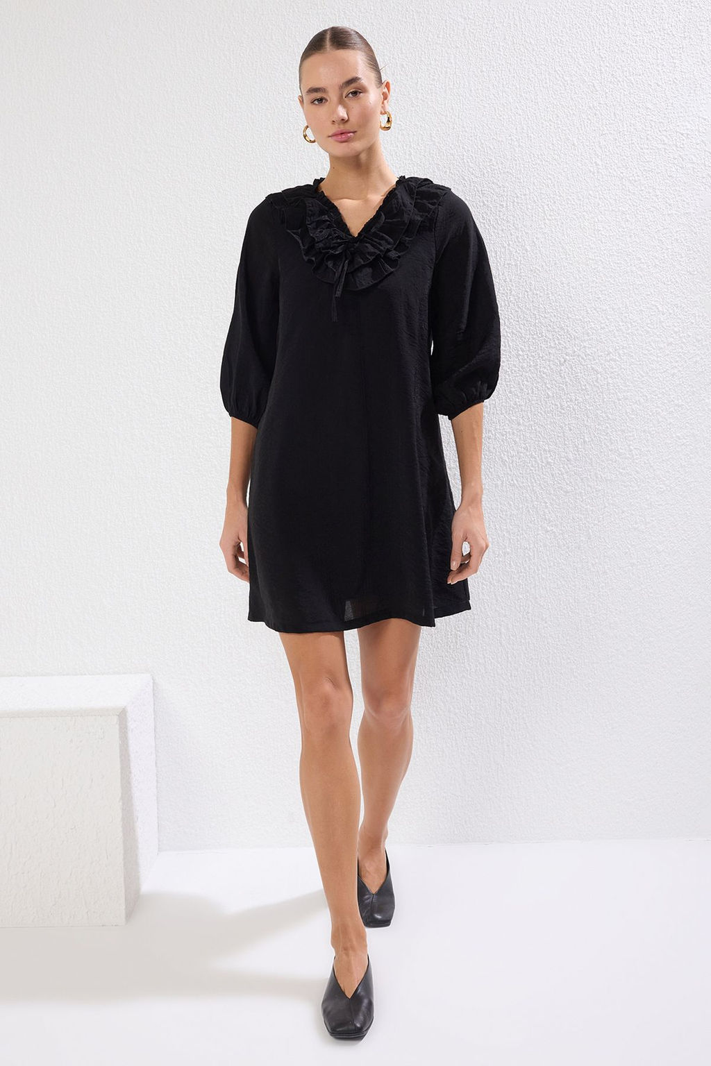 Siyah Duz Kesim F?rf?rl? Mini Dokuma Elbise TWOSS25EL00210 - Trendyolmilla фото 2