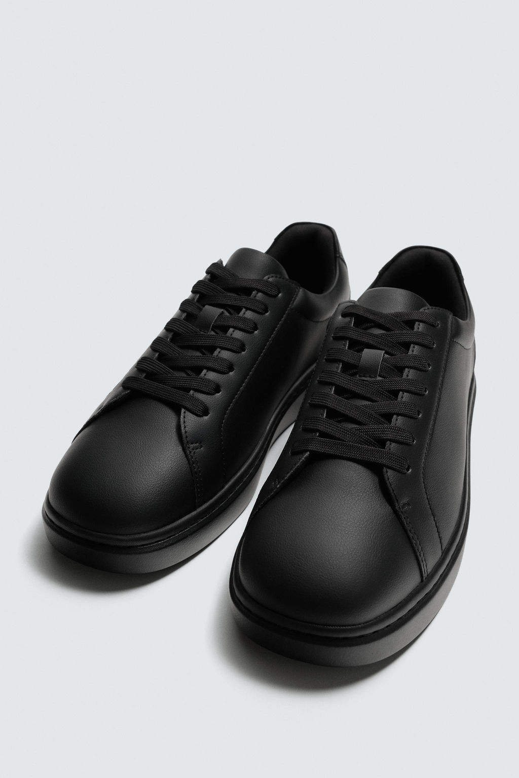 ZAPATILLA VOLUMEN MONOCOLOR / Negro