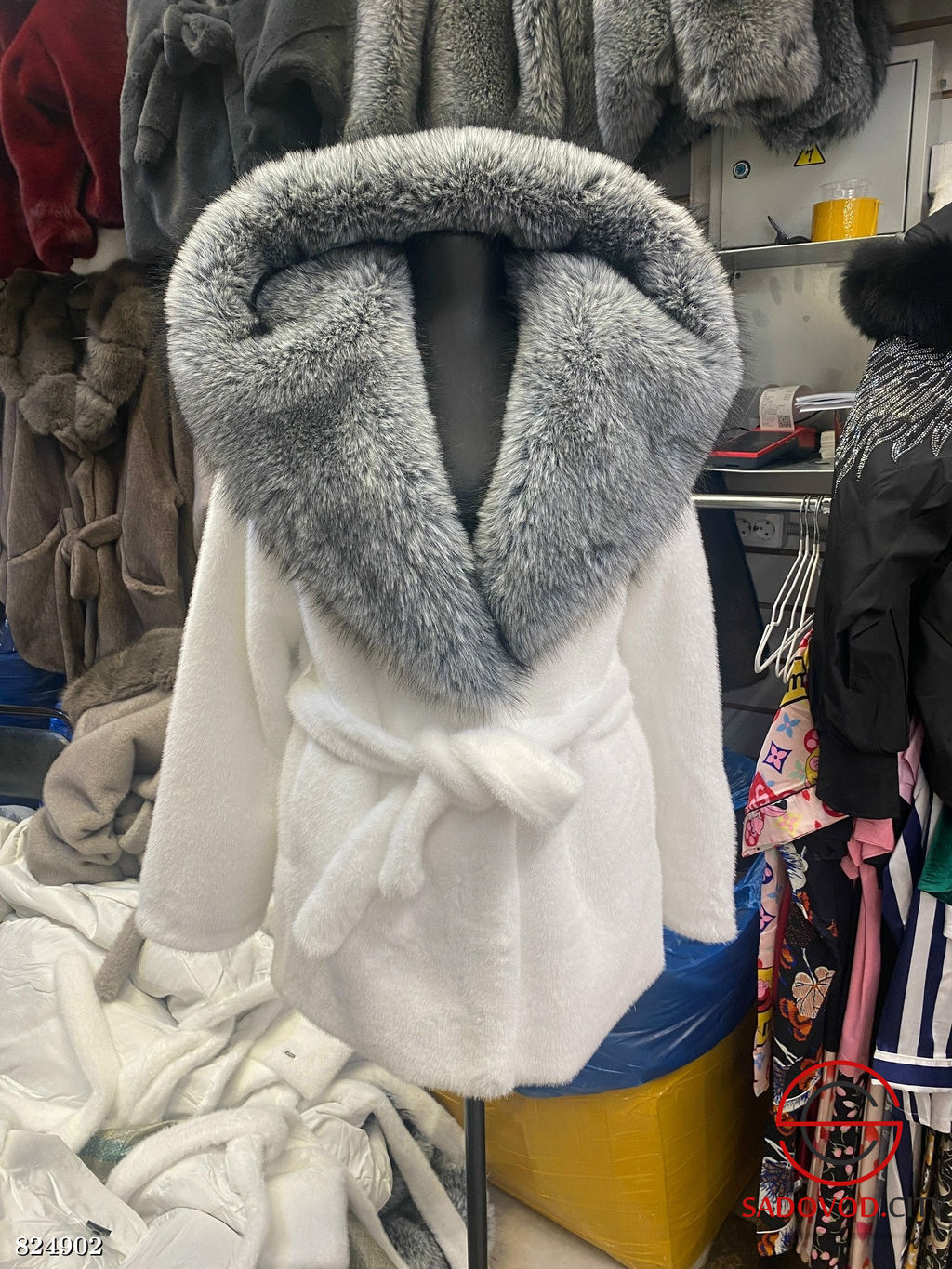 Шуба женская из искусственного меха