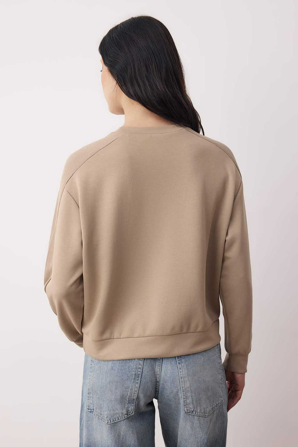 Vizon Kaskorse Detayl? Oversize/Genis Kal?p Yumusak Kumasl? EsnekOrme Sweatshirt TWOAW26SW00186